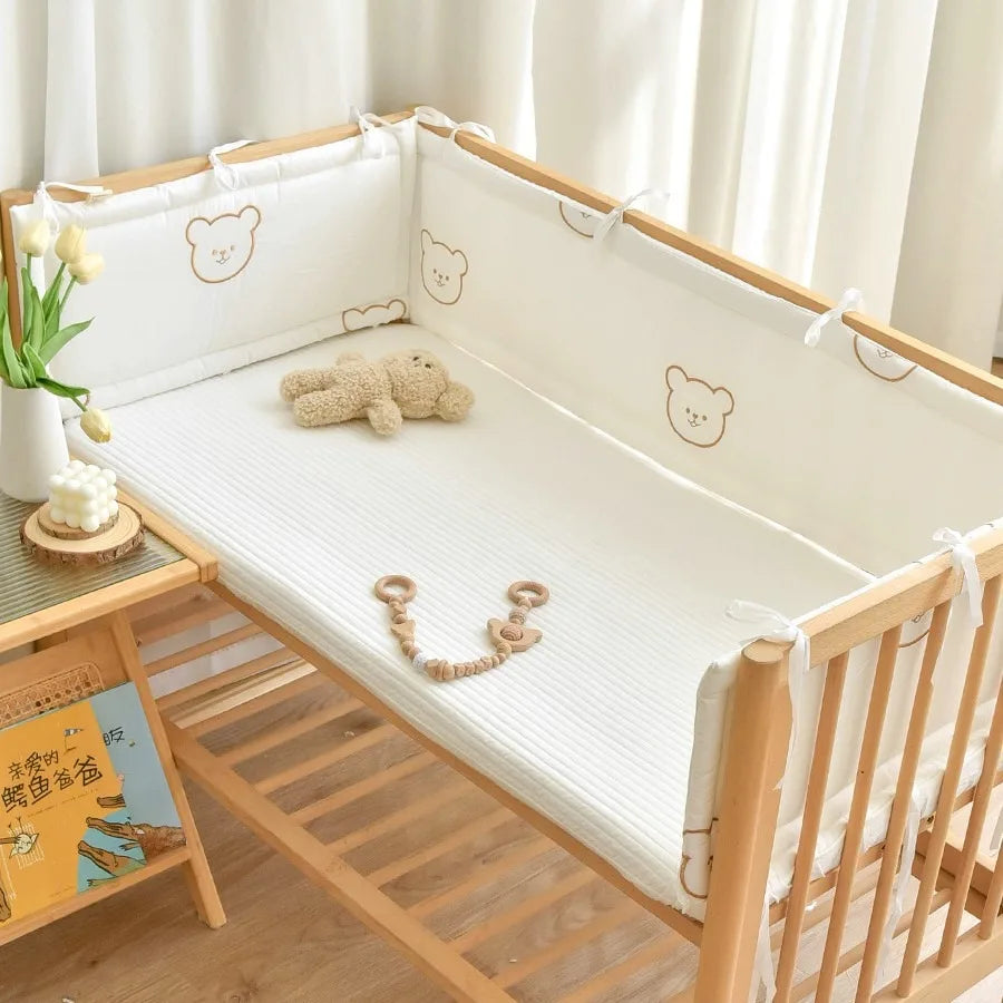 TOUR DE LIT Bébé-peluche