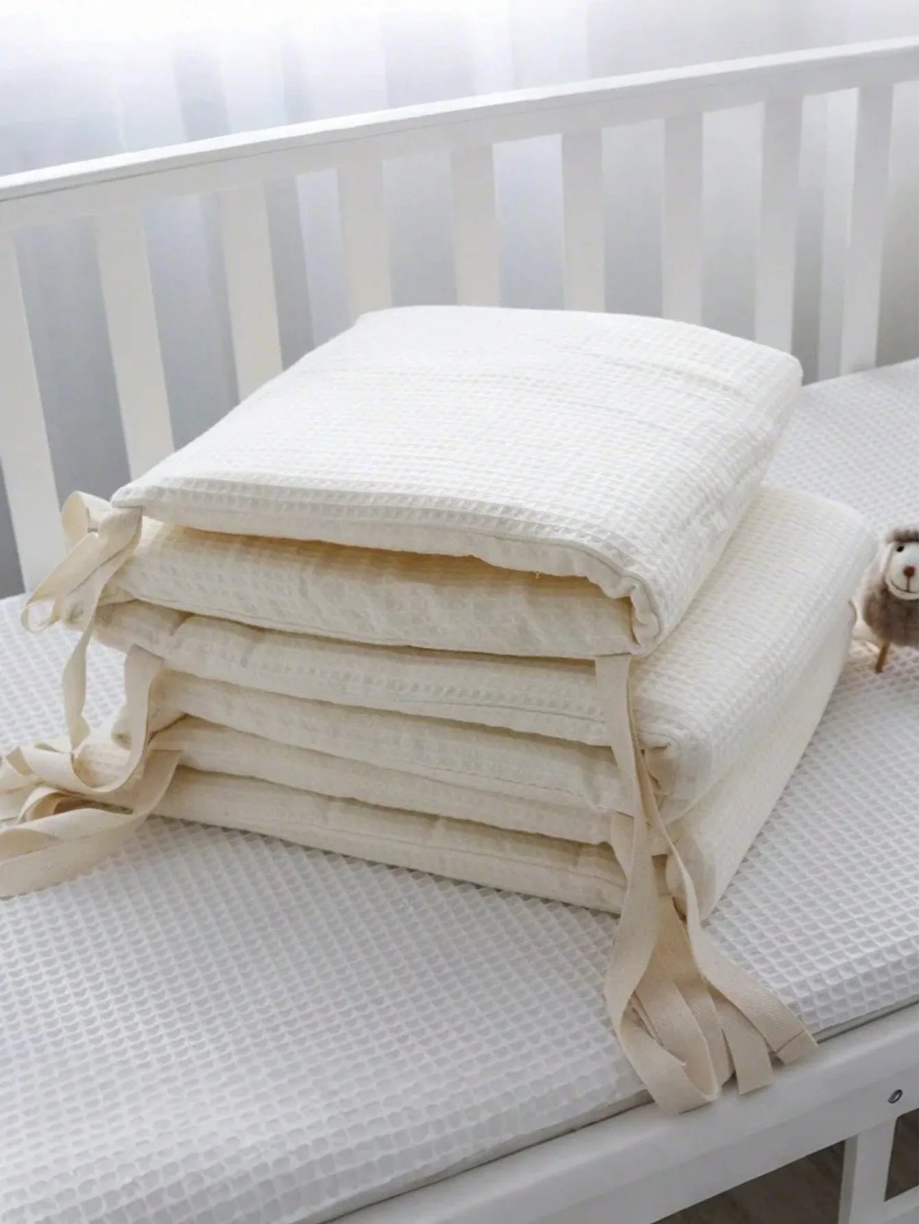 TOUR DE LIT Bébé-peluche